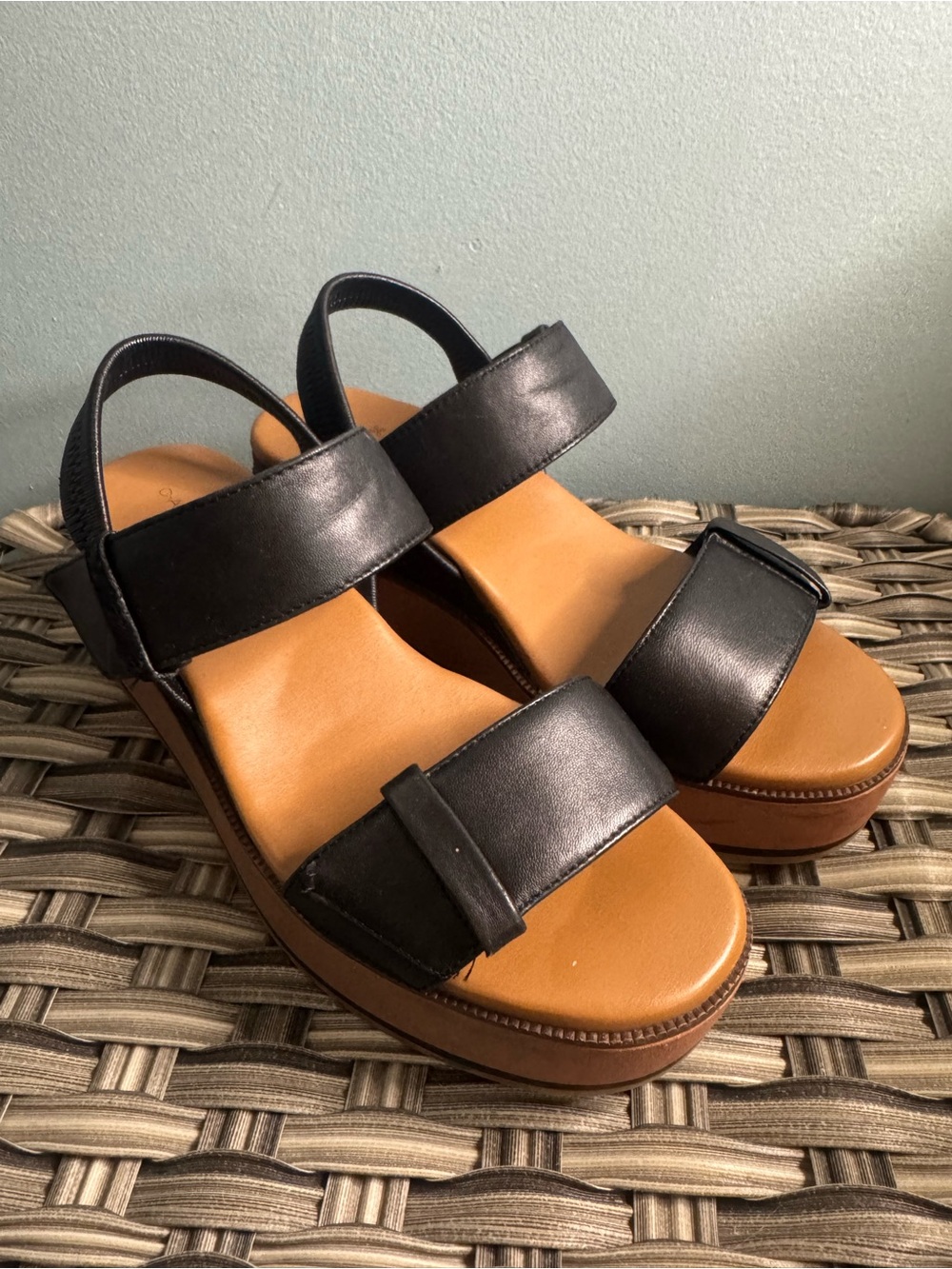 Women’s Caslon Black Leather Platform Sandals Wedge Strappy Basic 8 EUC